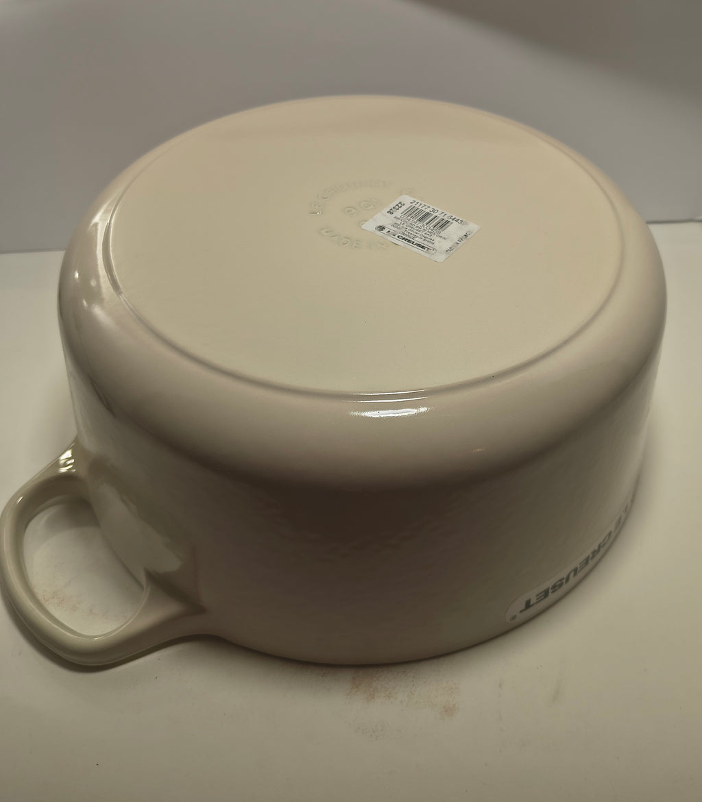 Le Creuset 9-Qt Round Dutch Oven — Meringue, New in Box