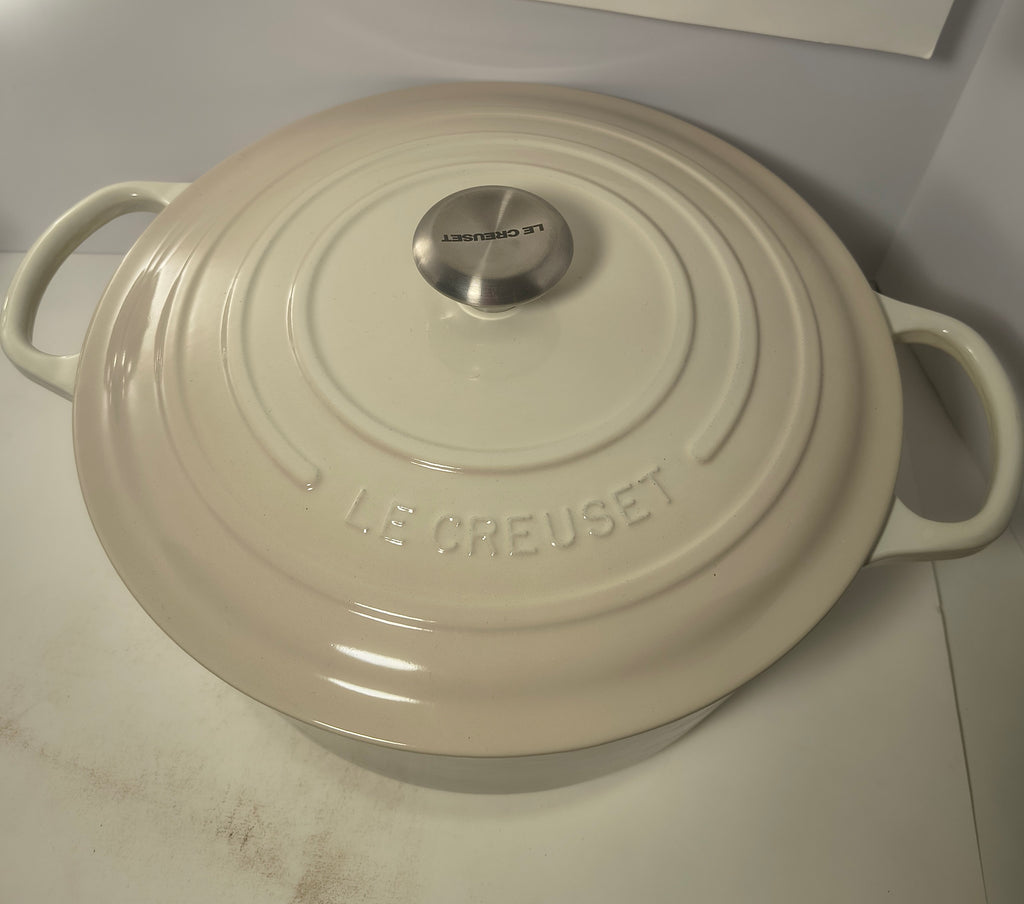 Le Creuset 9-Qt Round Dutch Oven — Meringue, New in Box