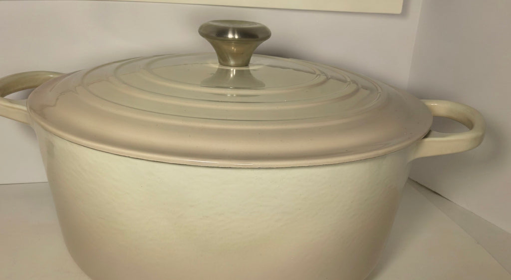 Le Creuset 9-Qt Round Dutch Oven — Meringue, New in Box